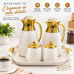 Detalle de la tapa con mariposa dorada del set de café y té