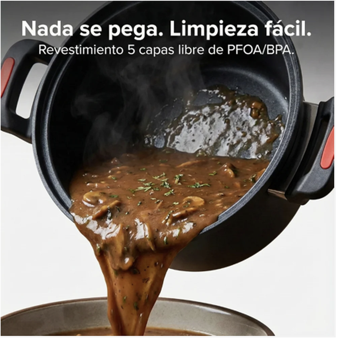 Olla a presión negra de 6 litros preparada para cocinar